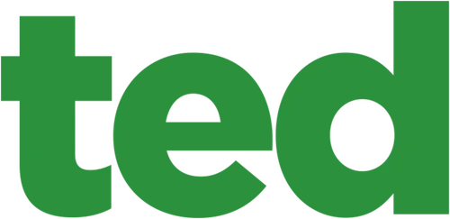 Джон влюблен в красавицу Лори, у него отличная работа и большие планы на будущее. Но в их отношения вмешивается третий, давний друг Джона — Тед. Он отрывается сутки напролет, предпочитает случайные связи и не желает терять друга. Но никто на самом деле не знает на что он способен, ведь Тед — большой плюшевый медведь.