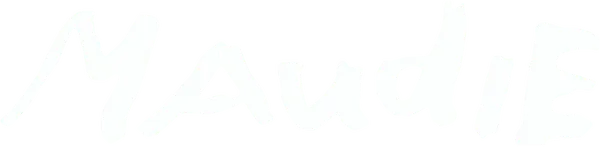 Правдивая история невероятного романа между скупым рыботорговцем Эверетт и его экономкой Моди, чьи руки искалечила болезнь. Холостяк-затворник, покоренный ее силой и светом, помогает Моди раскрыться в творчестве и стать всенародно любимой художницей.