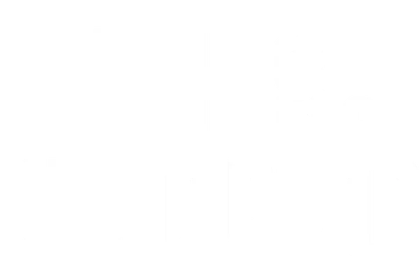 Барбра и её брат Джонни приезжают на кладбище, расположенное в уединённом загородном месте. Неожиданно на них совершают нападение существа, напоминающие мертвецов, восставших из могил. Барбра укрывается в расположенном неподалёку доме, где также находят убежище темнокожий парень по имени Бен, супруги Гарри и Хелен Куперы с дочерью Карен, а также возлюбленные Том и Джуди. Лишь спустя время им удаётся узнать, что причиной катастрофы, уже принявшей планетарный масштаб, является радиоактивное излучение, занесённое с Венеры одним из космических кораблей НАСА.