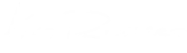 Комптон, 1988 год. Отец пяти дочерей Ричард Уильямс уже давно составил подробный план на будущее своих девочек и упорно ему следует, а из восьмилетней Винус и семилетней Серены он намеревается сделать звёзд тенниса. Хотя Ричард с женой Брэнди мало что понимают в подготовке профессиональных теннисистов, они сами тренировали дочек и как могли ставили им технику. Всемирно известный тренер Пол Коэн, который работает с Питом Сампрасом и Джоном Макинроем, соглашается на бесплатные уроки, но только для Винус. Тогда Ричард записывает занятия на камеру, и Брэнди на их основе начинает тренировать Серену.