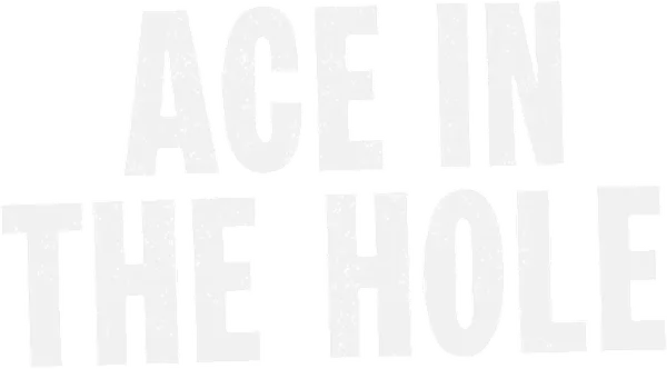 Журналист Чарльз Тэйтум, работавший ранее на крупную нью-йоркскую газету, вынужден из-за своего пьянства сменить место работы и перебирается в глухую провинцию. Он надеется дать новый старт своей карьере, однако, в течение целого года не может найти достойную тему. Однажды он узнает, что неподалеку некий Лео Миноза застрял в старой индейской шахте и не может оттуда выбраться. Чарльз решает, что это именно то, что он так долго искал, и начинает раздувать из этой истории большую сенсацию…