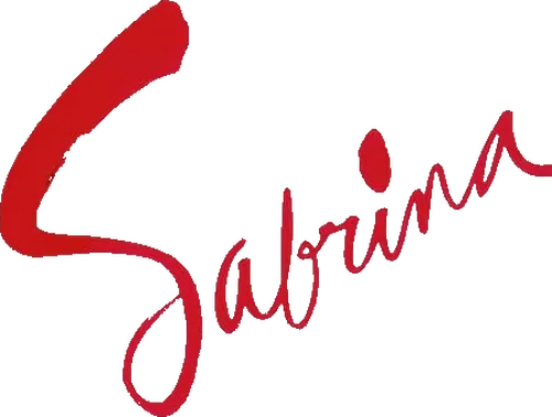 В семье Лэраби предстоит важное событие — свадьба младшего брата. Приданное невесты позволит братьям стать монополистами на рынке коммуникаций. Но все эти планы рушатся, когда из Парижа возвращается красавица Сабрина — дочь шофера семьи, ставшая супермоделью.