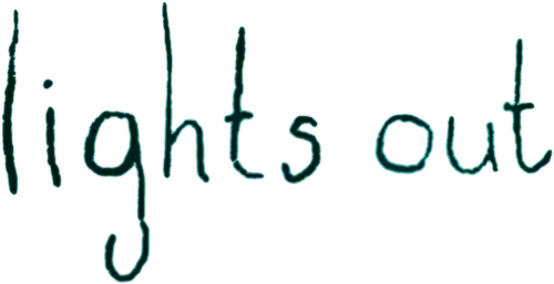 Женщину преследует существо, которое появляется, когда гаснет свет…