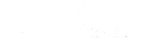 События фильма разворачиваются в Лондоне и Нью-Йорке и начинаются в 1949 году. Элен Ханфф — американская писательница, увлекающаяся коллекционированием старых книг. Она просматривает объявления о продаже старых изданий и однажды откликается на объявление о продаже раритетной книги в магазине, который находится в буквальном смысле за океаном, а именно в Лондоне. Так начинается двадцатилетний роман в письмах между американкой и британцем, заведующим книжным магазином…