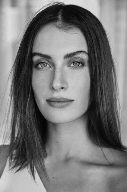 Laura Lakshmi