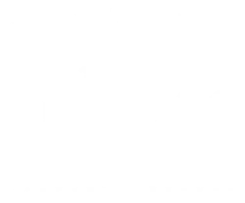 Сиэтл охвачен чередой таинственных убийств, а обуреваемая жаждой мести вампирша продолжает поиски Беллы, снова оказавшейся в смертельной опасности. Кроме того, находясь в эпицентре всех событий, Белла вынуждена делать выбор между любовью к Эдварду и дружбой с Джейкобом, зная что её решение может послужить толчком к возобновлению давнего противостояния между вампирами и оборотнями. Помимо всего прочего, ей предстоит принять ещё одно важное решение: жизнь или смерть, ведь окончание средней школы уже не за горами.