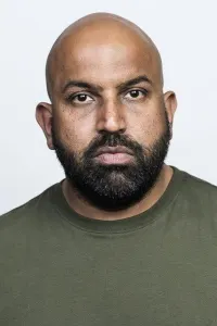 Naveed Khan