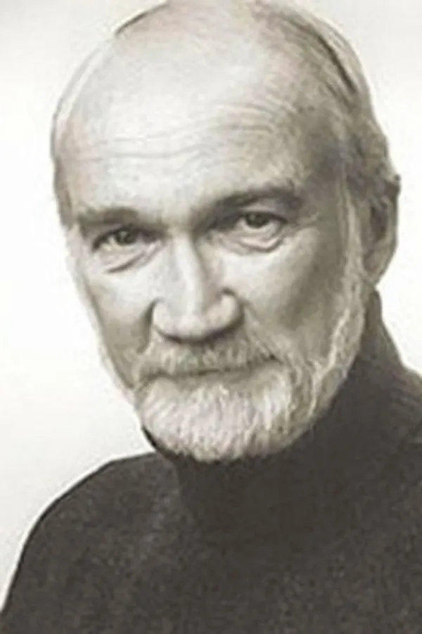 Colin Fox