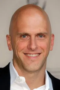 Брэдли Бюккер