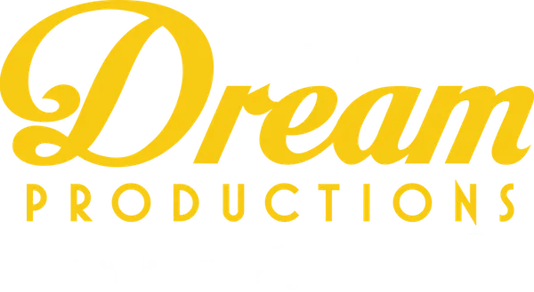 Откройте для себя студию в голове Райли, где мечты действительно сбываются - каждую ночь, в срок и в рамках бюджета, благодаря признанному режиссёру Пауле Персиммон.