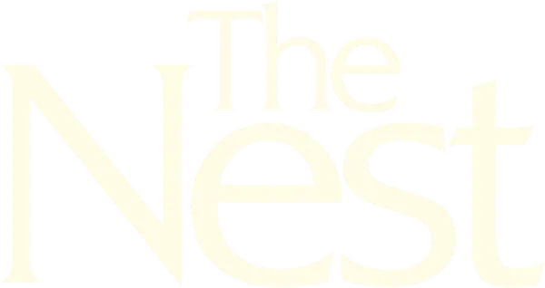 У Рори есть все, что отличает успешного предпринимателя — роскошный особняк, процветающий бизнес, обворожительная жена и двое детей, но ему этого мало. В попытке упрочить свое материальное положение он вместе с семьей переезжает в Англию. Поняв, что Старый Свет совсем ему не рад, Рори вынужден идти на обман и предательство для того, чтобы не отказываться от привычного стиля жизни. На что еще он готов пойти ради денег и власти?