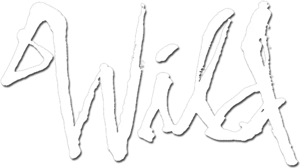 В центре сюжета Шерил Стрэйд, раздавленная неудавшимся браком и смертью матери и потерявшая всякую надежду на счастье женщина, отправляется в пешее странствие по территории Pacific Crest Trail — маршруту по наиболее высоким участкам хребта Сьерра-Невада и Каскадных гор. Испытания, выпавшие в этом опасном одиночном путешествии на долю героини, неминуемо исцеляют ее от душевных страданий, но процесс этот будет отнюдь не безболезненным.