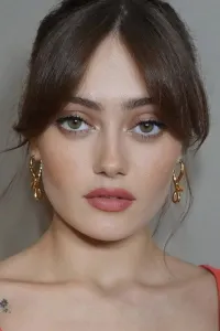 Элла Пёрнелл