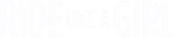 Только раз году в сердце Австралии проходит самый престижный конный турнир — Кубок Мельбурна. Это роскошный праздник, где красота дамских шляпок уступает лишь великолепию самих гонок. Для всех она — выскочка, девочка из глубинки, которой не место в спорте королей. И за право участвовать в Кубке ей придется рискнуть всем, даже своей жизнью.