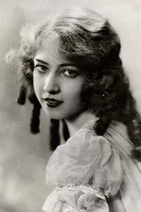 Doris Lloyd