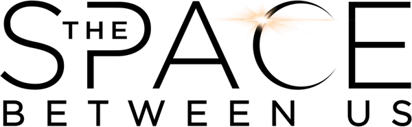 Межгалактическая история любви земной девушки и Гарднера Эллиота, выросшего в экспериментальной колонии на Марсе. Их роман начался в интернете, и теперь Эллиот летит на Землю, чтобы встретиться с возлюбленной…