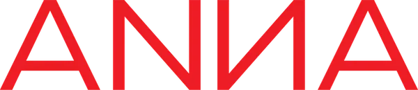 Москва, конец 1980-х. Скаут французского модельного агентства находит на Измайловском рынке подходящую ему по всем параметрам девушку Анну. Его не смущает, что потенциальная модель знает несколько языков, но торгует при этом матрёшками, и вот уже Анна летит в Париж и приступает к работе. Но её настоящая работа заключается не в позировании перед фотокамерами — хрупкая девушка работает на КГБ и должна убирать людей по приказу Москвы.