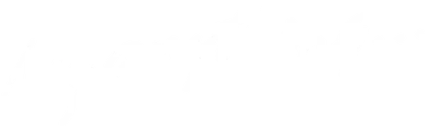 Выпускница школы Дайана Курт — красивая, умная и очень способная девушка. Отец возлагает на нее большие надежды и планирует отправить на дальнейшую учебу в Англию по обмену. Но неожиданно все карты путает одноклассник Дайаны Ллойд Доблер, вознамерившийся завоевать сердце самой исключительной девушки в школе…