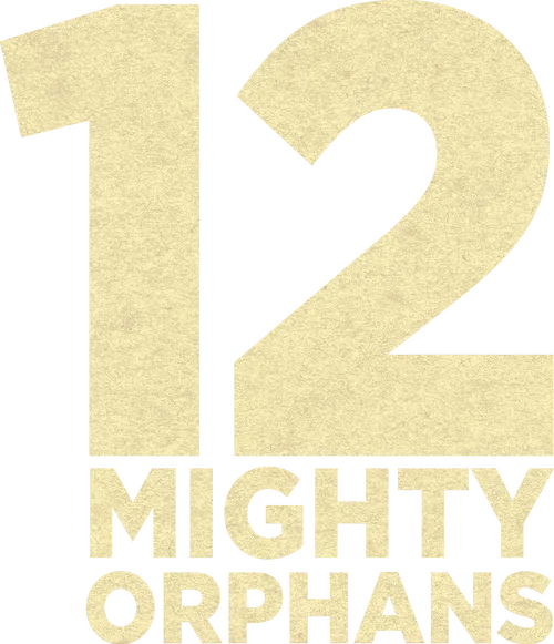 Ветеран Первой мировой войны Расти Рассел решает стать тренером футбольной команды и для этого возвращается в приют, где мать оставила его ещё ребёнком.