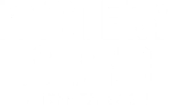 В «Таинственном острове» проводятся конкурсы, победители которых пытаются раскрыть фальшивое убийство, чтобы получить главный приз, но мероприятие идет не так, как надо, когда убивают сотрудника, и тайны раскрываются.