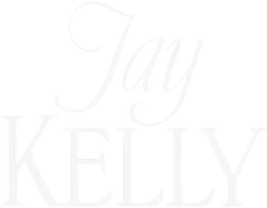 В этом фильме номинанта на премию «Оскар» Ноа Баумбаха кинозвезда Джей Келли сталкивается с прошлым и настоящим во время путешествия по Европе с преданным менеджером.