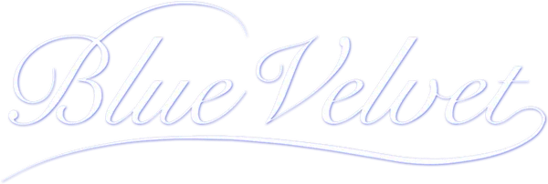 В связи с болезнью отца, Джеффри Бомон был вынужден на время оставить столичный колледж и вернуться в родной городок, и ему пришлось пережить целый ряд загадочных и страшных событий. Все началось с того, что неподалеку от дома он нашел человеческое ухо, которое сдал в полицию инспектору Уильямсу…