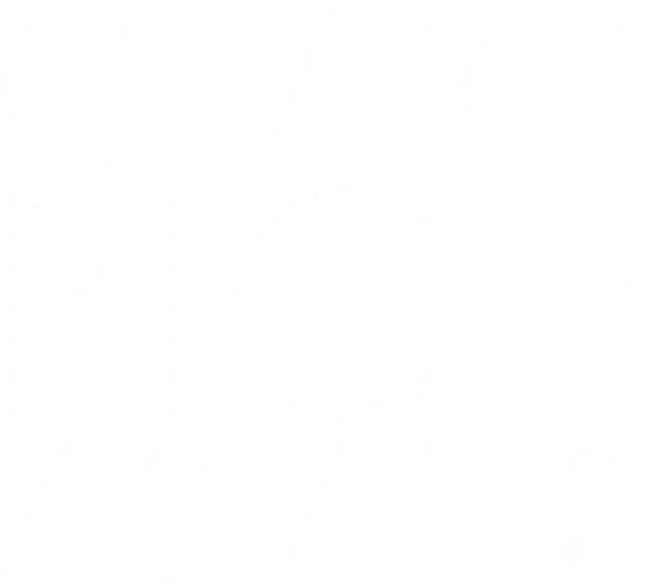 Рэйчел Чу — американка китайского происхождения. Она отправляется вместе с бойфрендом в Сингапур на свадьбу его лучшего друга, где узнаёт, что её спутник на самом деле родом из безумно богатого семейства, и все местные женщины до смерти хотят за него замуж.