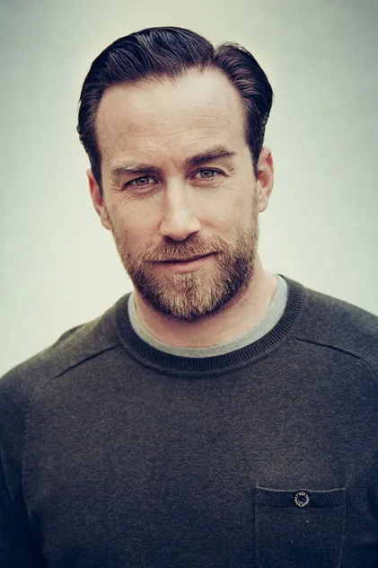 Джастин Бенсон