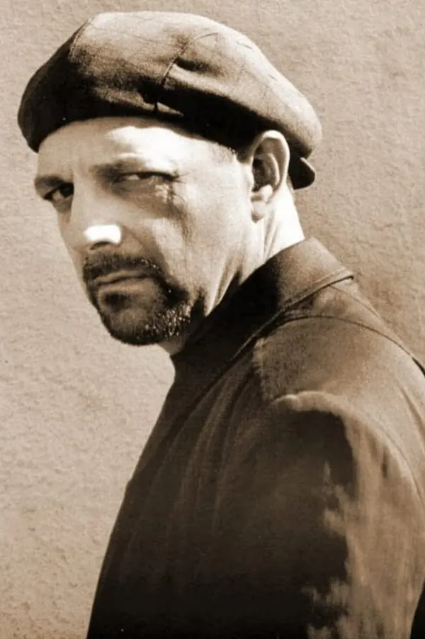 Джин Уоланд
