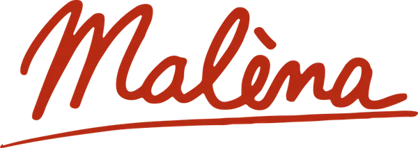 Малена - красавица-вдова, наваждение мужчин и предмет зависти женщин. Жены распускают о ней грязные сплетни. Мужья преследуют ее по пятам и грезят о ней. «Мне было 13, когда я увидел ее впервые. Прошло время, я любил многих женщин, и когда мы были близки, они спрашивали: буду ли я помнить их? И я говорил: да, я буду помнить вас. Но единственная, кого я никогда не забуду - та, которая никогда не спрашивала. Малена».