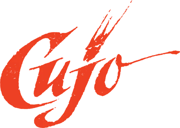 Действие фильма происходит в тихом уголке Новой Англии, но никакой идиллии — женщину и ее сына терроризирует собака. Огромный сербернар по кличке Куджо, укушенный летучей мышью…