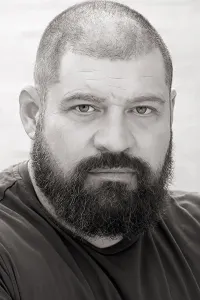 Брэд Уильям Хенке