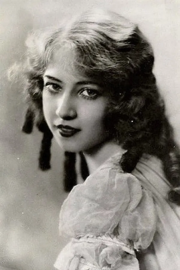 Doris Lloyd