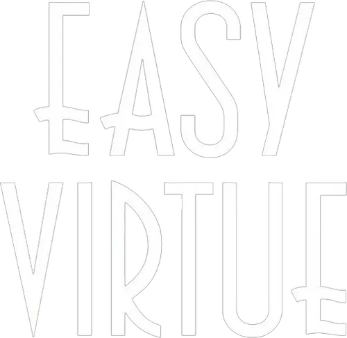 Молодой англичанин Джон Уитэкер страстно влюбляется в сексуальную американку Лариту. Бурный роман, горячие простыни, скорый брак и нежный медовый месяц с романтическими коктейлями на побережье… Но, выходя замуж, Ларита даже в страшном сне не могла себе представить, какое будущее ее ждет. Оказавшись в классическом чопорном английском доме, избалованной красотке приходится выдержать смертельную схватку… со свекровью, которая ну никак не может мириться с легким поведением своей невестки.