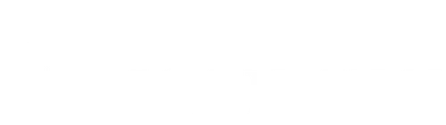 Начало XVIII века. Идет война Англии с Францией. Тем не менее, жизнь в королевстве продолжается. Трон занимает болезненная королева Анна, и страной фактически руководит её близкая подруга леди Сара Мальборо. Когда во дворце появляется девушка Эбигейл, родственница леди Сары, та сначала определяет её работать на кухне. Но вскоре новенькая удачно находит лекарство для больной подагрой королевы, тогда Сара решает сделать её своей служанкой. Для Эбигейл это — шанс вернуться к своим аристократическим корням, и лучше не вставать у неё на пути.